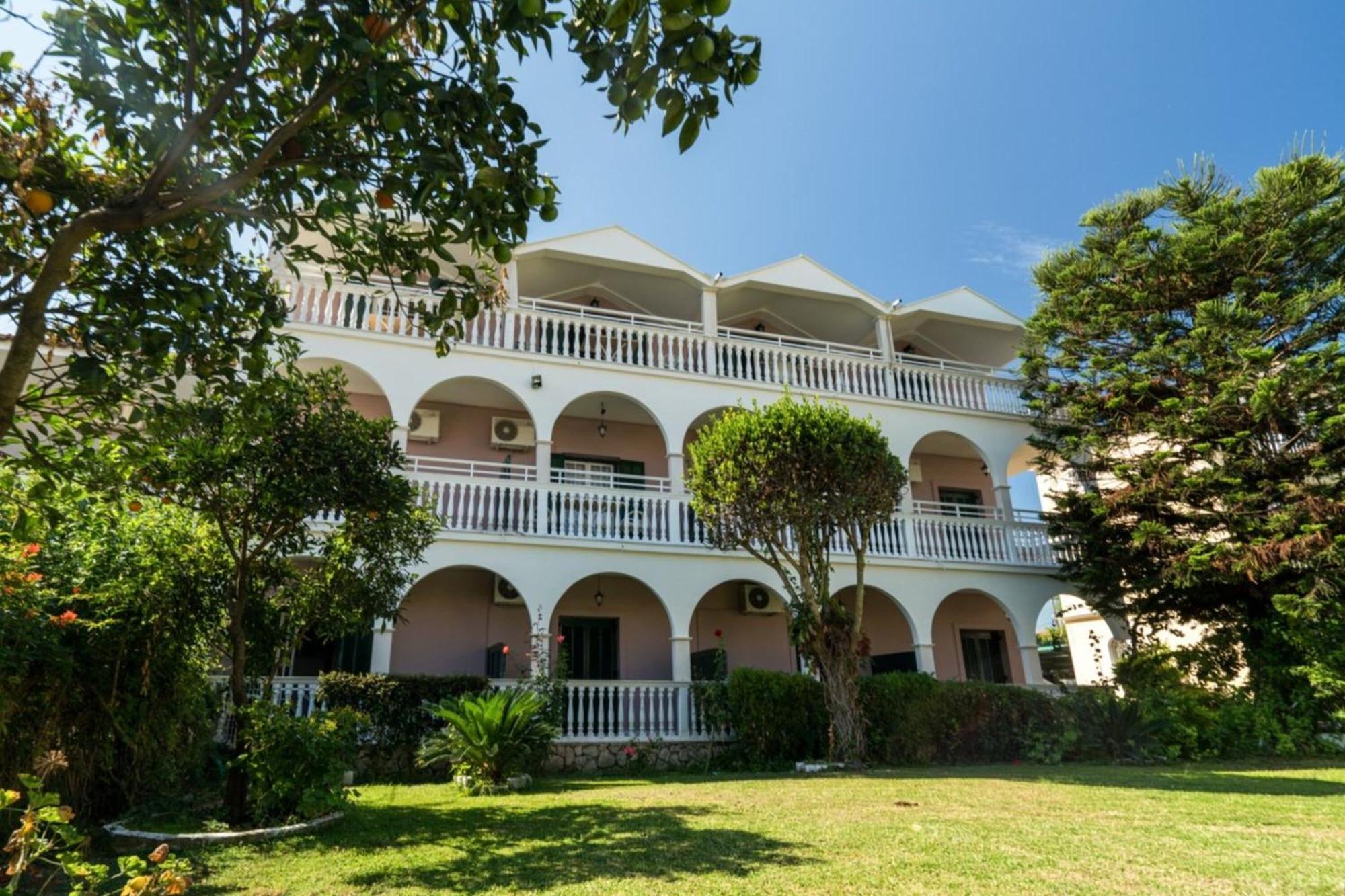 Alamis Hotel & Apartments Ciliví Kültér fotó